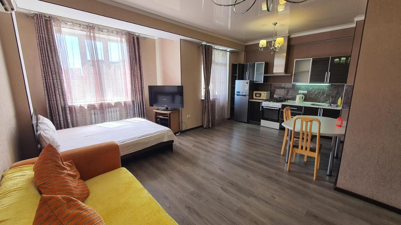 Orange Apartment With Panoramic View Bishkek Bagian luar foto